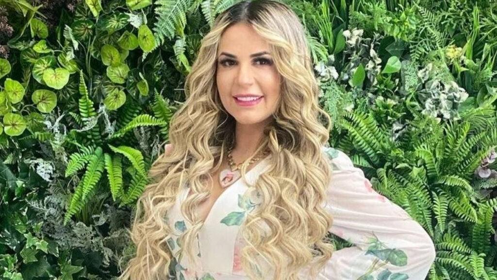 Deolane Bezerra exibe ensaio arrasador para divulgar sua marca íntima: “Corpão!
