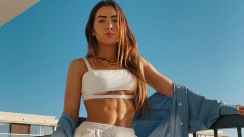 Jade Picon brilha em ensaio de mini saia e surpreende mais uma vez: “Uma estrela!’