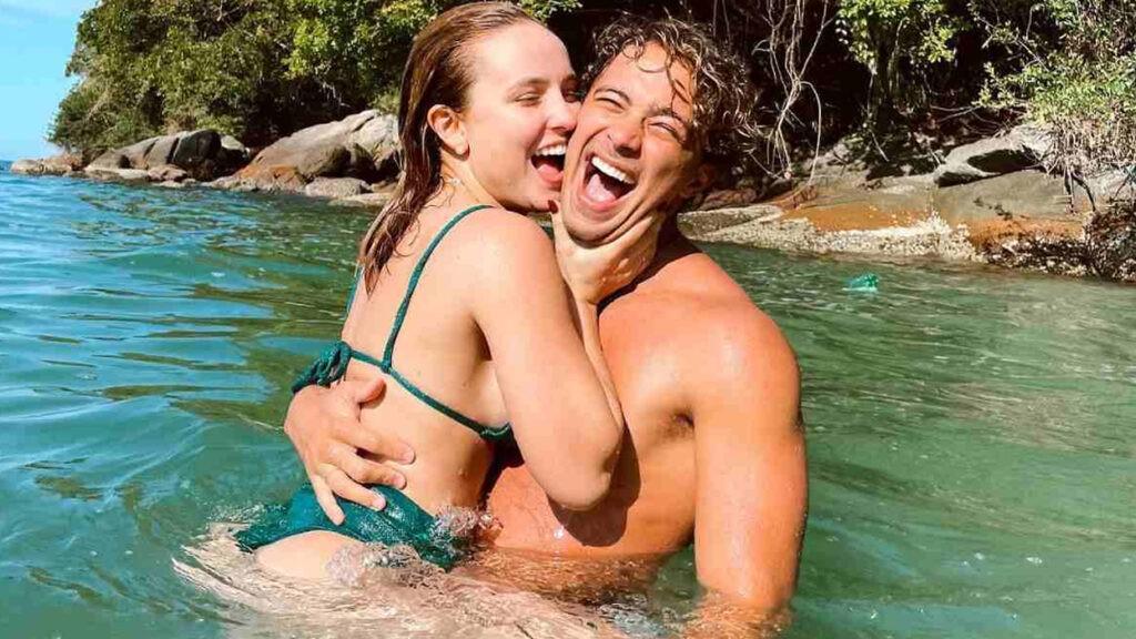 Larissa Manoela expoe declaração após susto com André: “Morri, mas passo bem!”