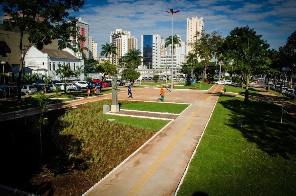 Prefeitura de Goiânia realiza urbanização, manutenção e limpeza em 46 praças, nesta quarta-feira (21/09)