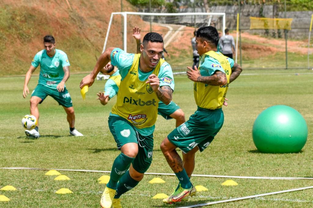 Coelho finaliza preparação e está pronto para encarar o Flamengo