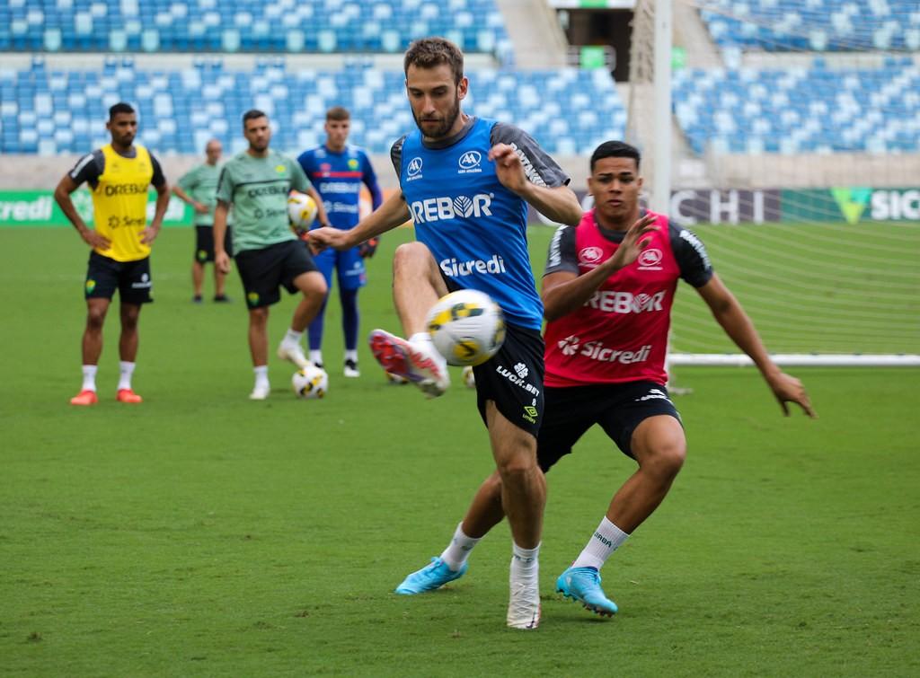 Cuiabá duela com o Goiás na Arena Pantanal pela 33ª rodada do Brasileirão