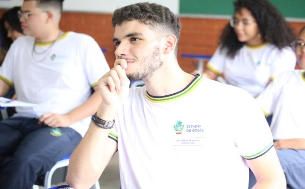 Estudantes da rede estadual fazem simulado para o Enem