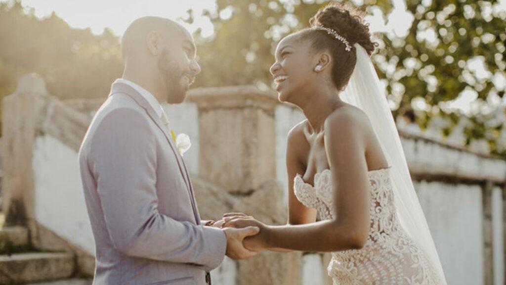 Iza usa redes sociais para anunciar fim de casamento com Sérgio Santos: “pronta!”