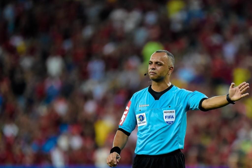 Árbitros brasileiros são escalados para duelos do segundo dia da Copa do Mundo no Catar 2022