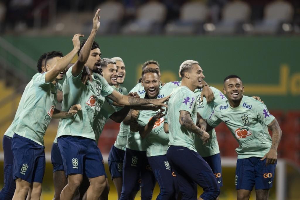 Brasil faz primeiro treino no Catar sem sinais sobre time titular