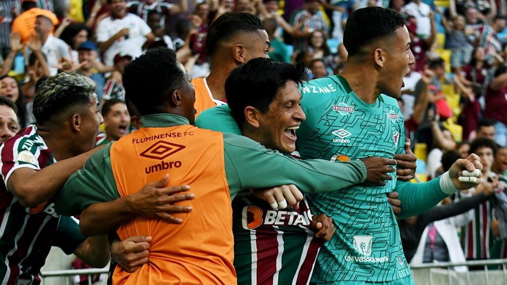 Com três gols de Cano, Fluminense vence o São Paulo no Maracanã