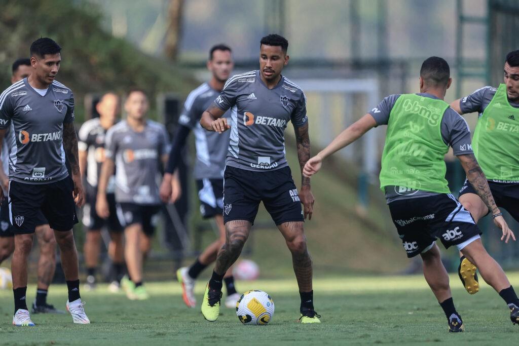 Galo busca vitória contra o São Paulo para se aproximar de vaga na Libertadores
