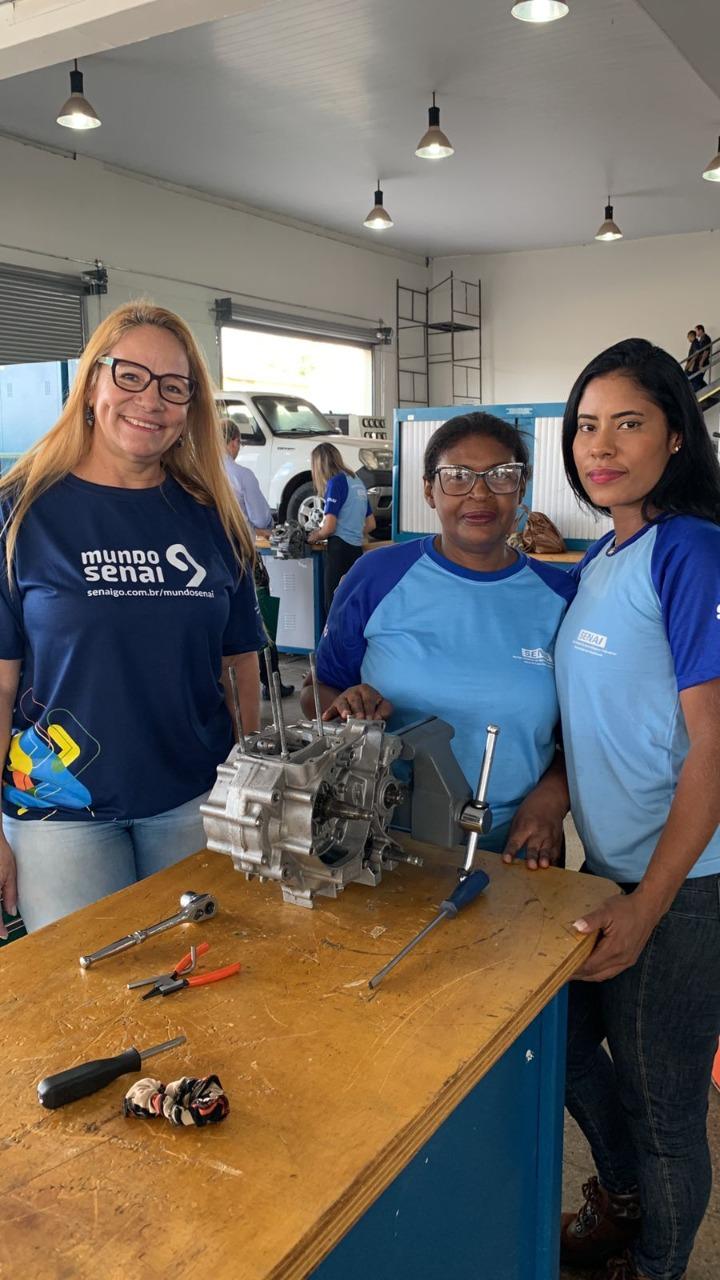 Mulheres assumem oficina mecânica em projeto da Saga Moto Yamaha em Goiânia