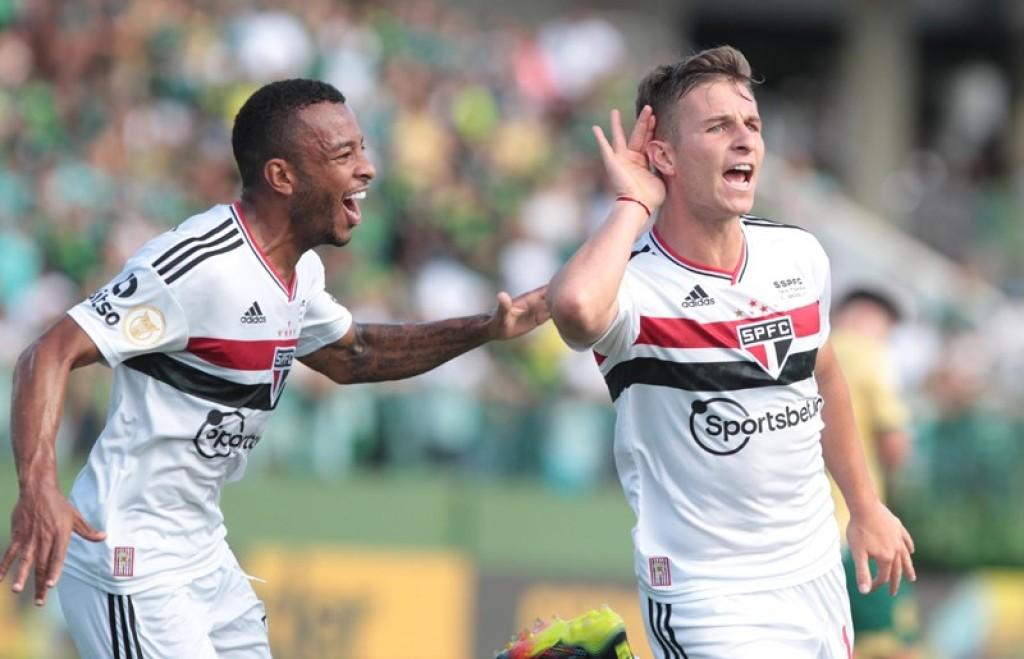São Paulo goleia o Goiás em Goiânia na despedida do Brasileirão