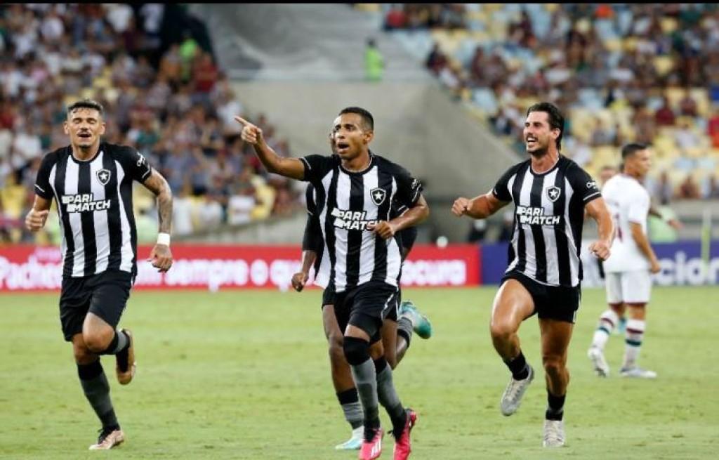Botafogo vence o Fluminense pelo Caricão
