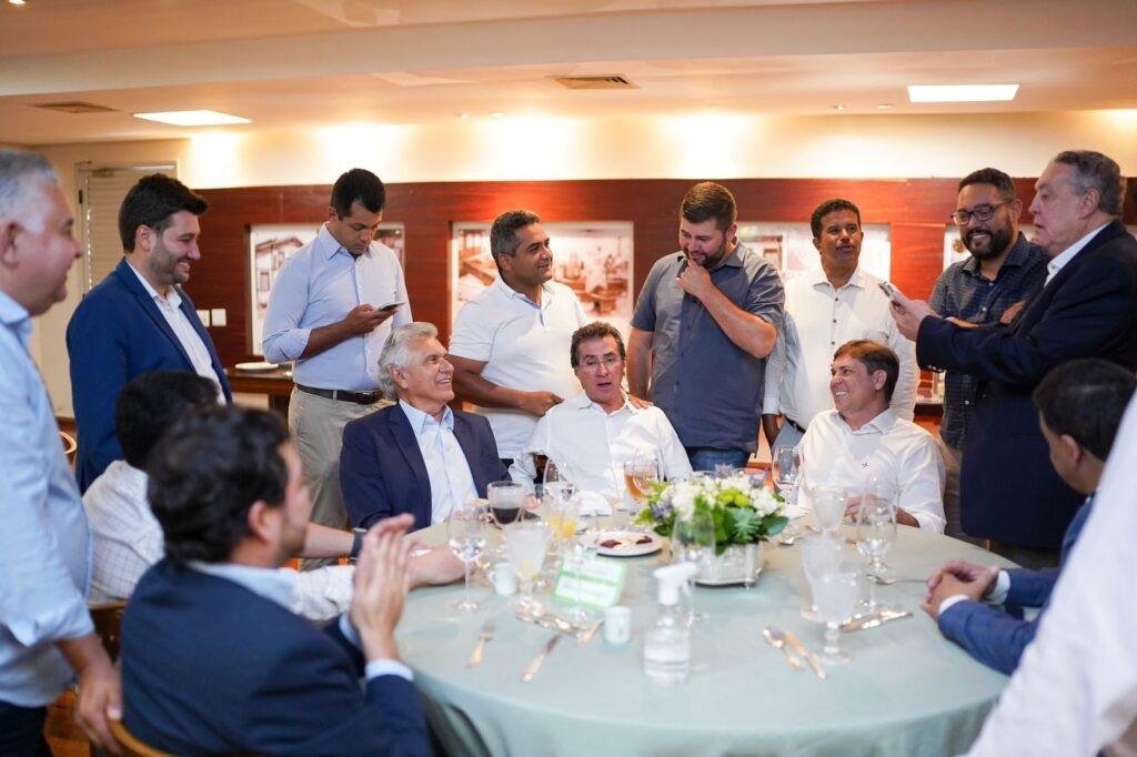 Caiado celebra avanços durante encontro com deputados