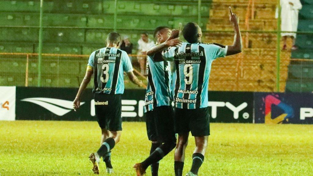 Grêmio vence Francana e garante classificação; Aparecidense se despede com vitória