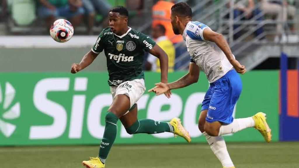 Palmeiras fica só no empate jogando em casa no Paulistão