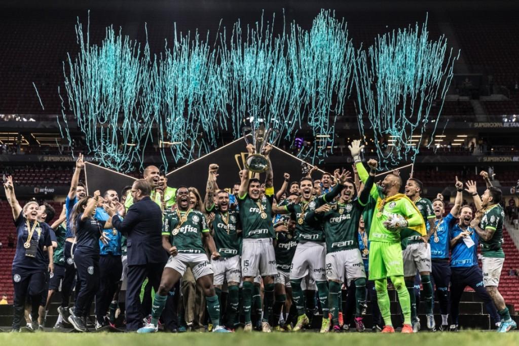 Palmeiras vence o Flamengo e conquista a Supercopa Betano do Brasil 2023