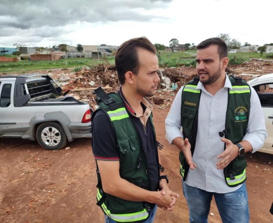 Prefeitura de Goiânia combate descarte irregular de entulho no Setor Três Marias