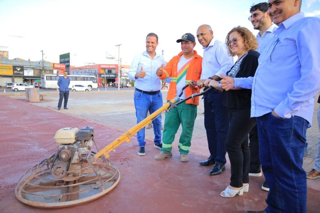 Rogério Cruz assina decreto que amplia funcionamento da Feira Hippie, a partir desta sexta-feira (20/01), até 19 de fevereiro