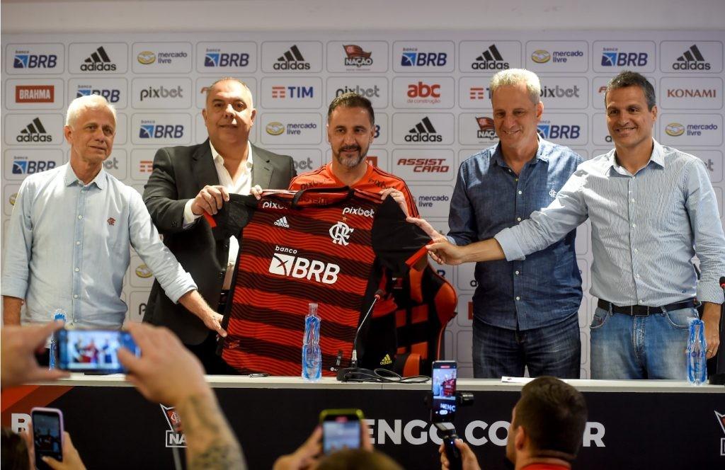 Vítor Pereira é apresentado oficialmente pelo Flamengo