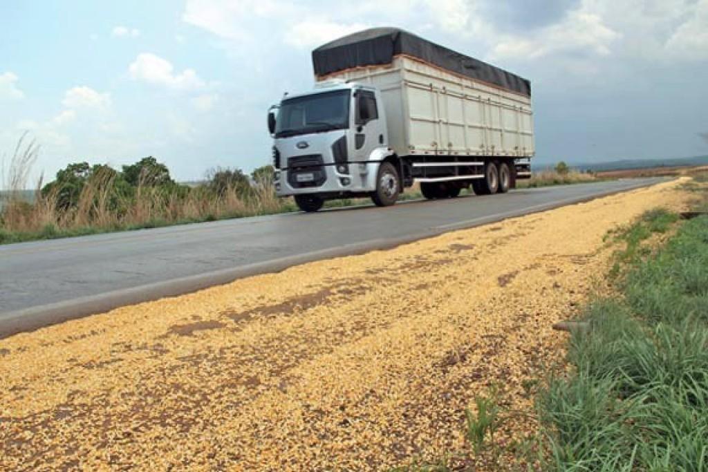 Agrodefesa reforça fiscalização do transporte da soja