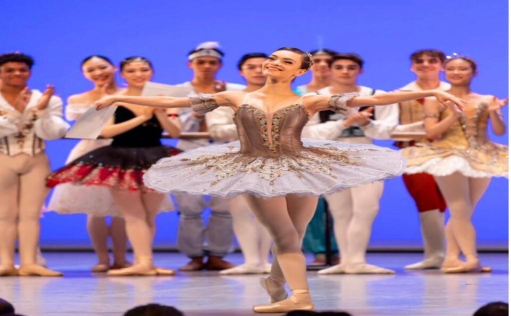 Bailarina da EFG ganha prêmio na maior competição mundial