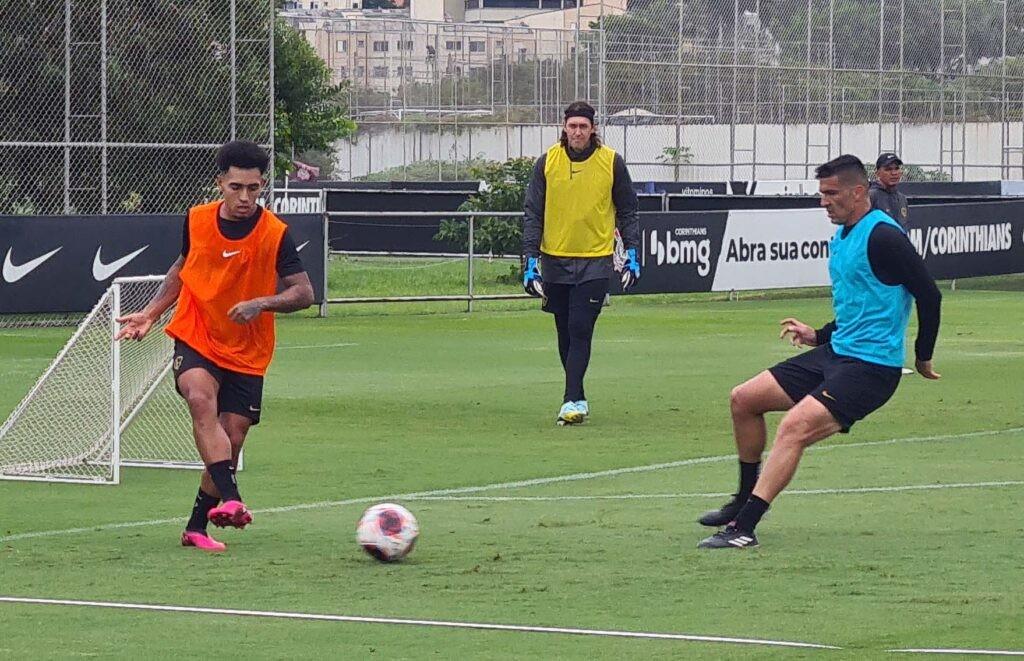 Corinthians faz primeiro treino de olho no São Bernardo