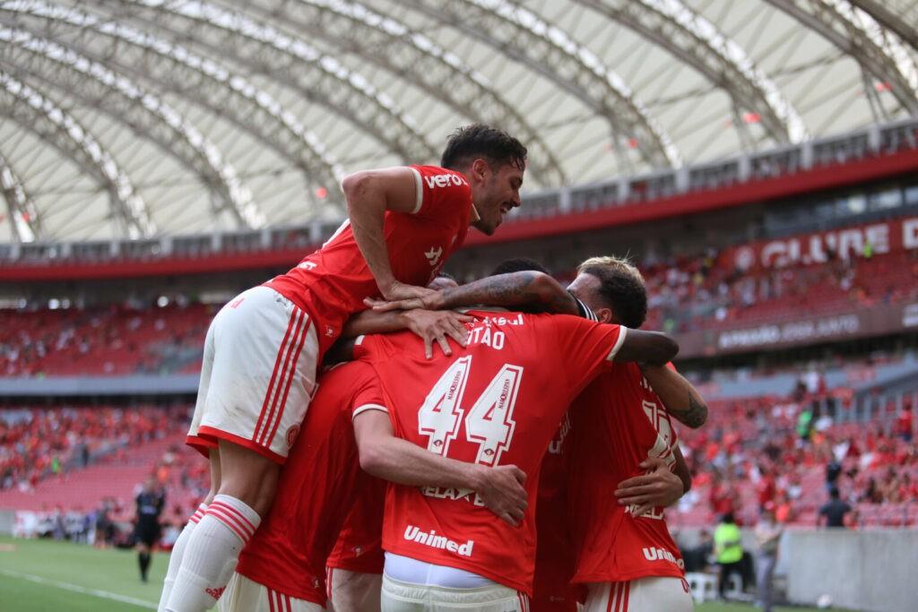 Internacional volta a golear pelo Gauchão