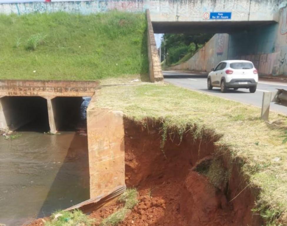 Prefeitura de Goiânia executa serviço de manutenção preventiva na Marginal Botafogo