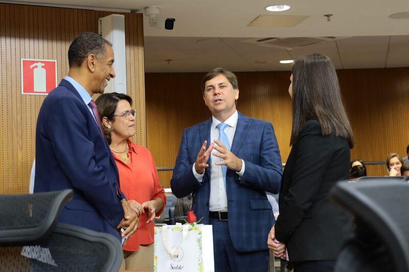 Bruno Peixoto e deputados apresentam projeto que cria Procuradoria da Mulher