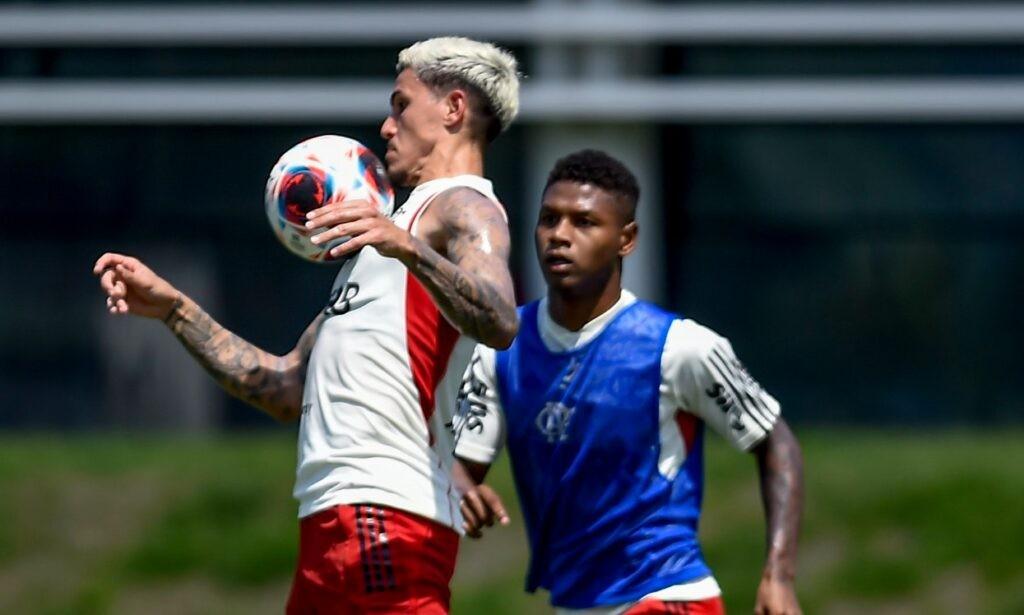 Flamengo treina visando a semifinal do Cariocão