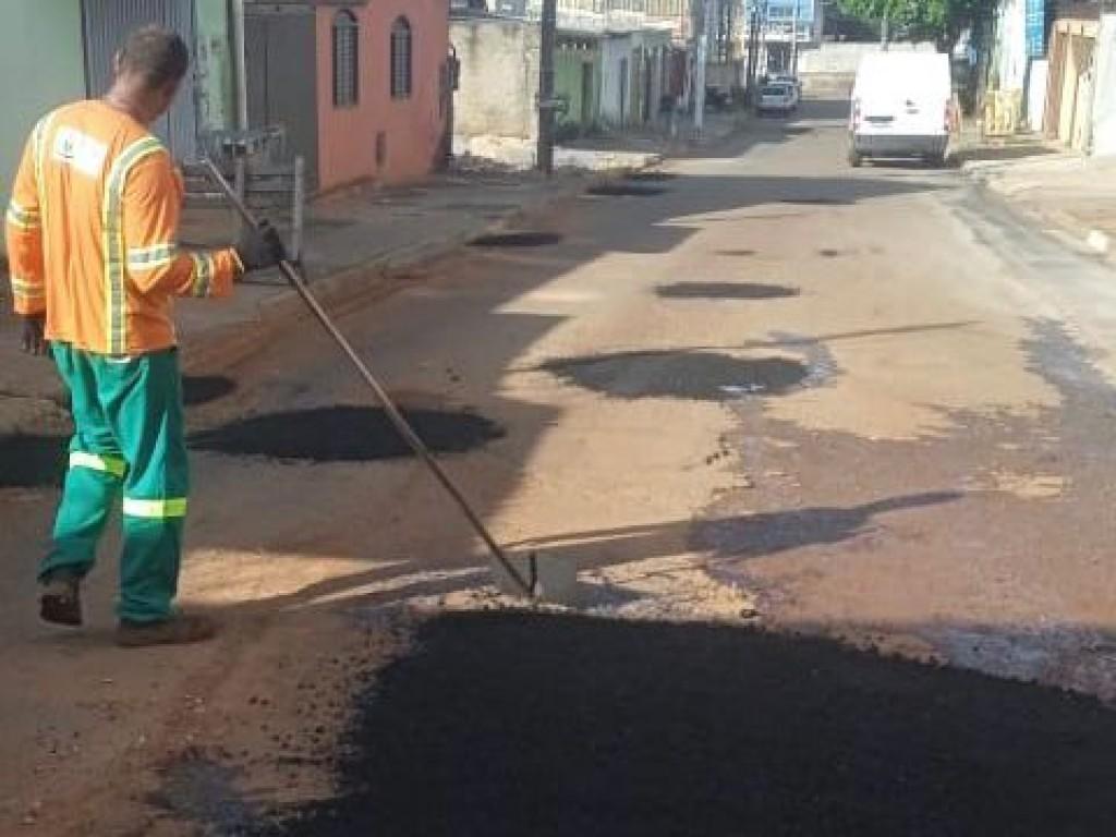 Operação tapa-buracos atende 13 bairros no primeiro turno desta quinta-feira (09/03)
