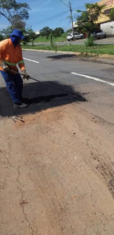 Prefeitura de Goiânia reduz tempo de espera para serviço de tapa-buraco de 12 para 7 dias