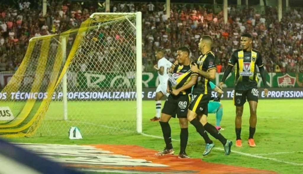 Volta Redonda vence o Fluminense e fica com vantagem na semifinal do Cariocão