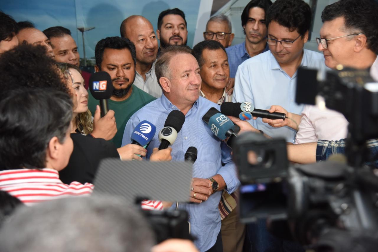 Vilmar Mariano lança aplicativo para agendamento de consultas em Aparecida