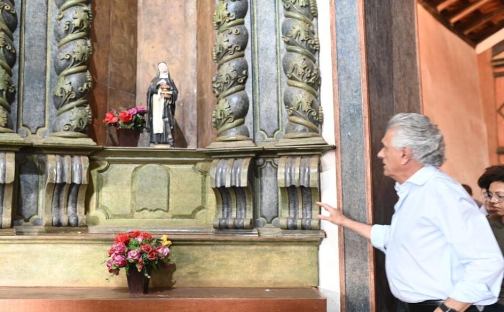 Caiado vistoria musealização das ruínas de Ouro Fino