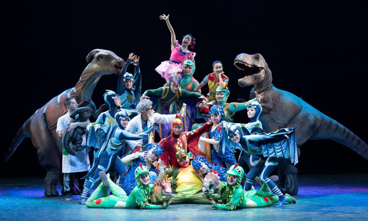 “Circo Internacional da China” e seu novo espetáculo “Mundo Jurássico”, dia 9 de Julho, no Teatro Rio Vermelho.