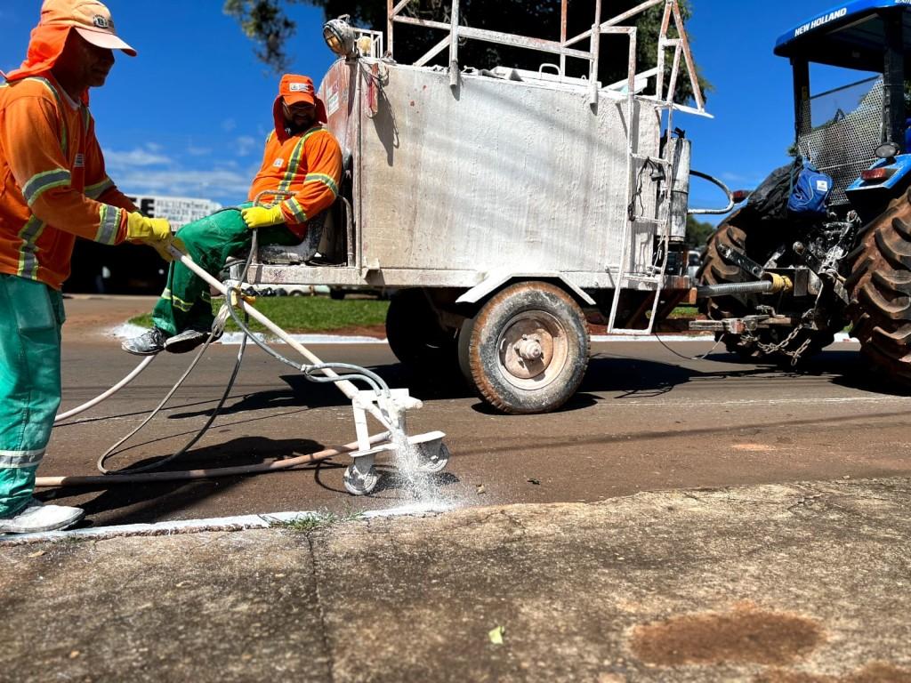 Prefeitura de Goiânia faz pintura de meio-fio em avenidas dos setores Jaó, Campinas e Santa Genoveva, nesta quinta-feira (06/07)