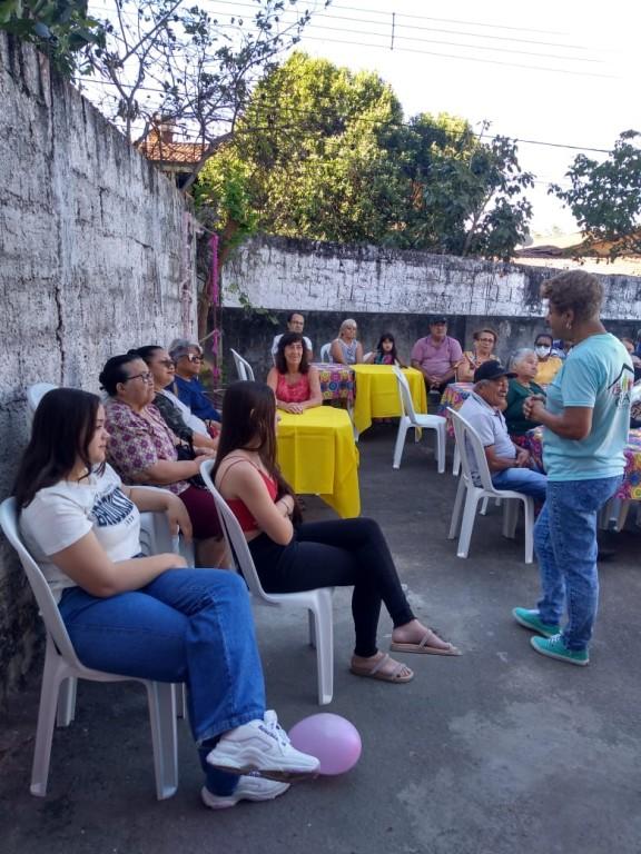 Prefeitura de Goiânia realiza atividade interativa e entrega carteira interestadual da pessoa idosa no Cras da Vila Isaura