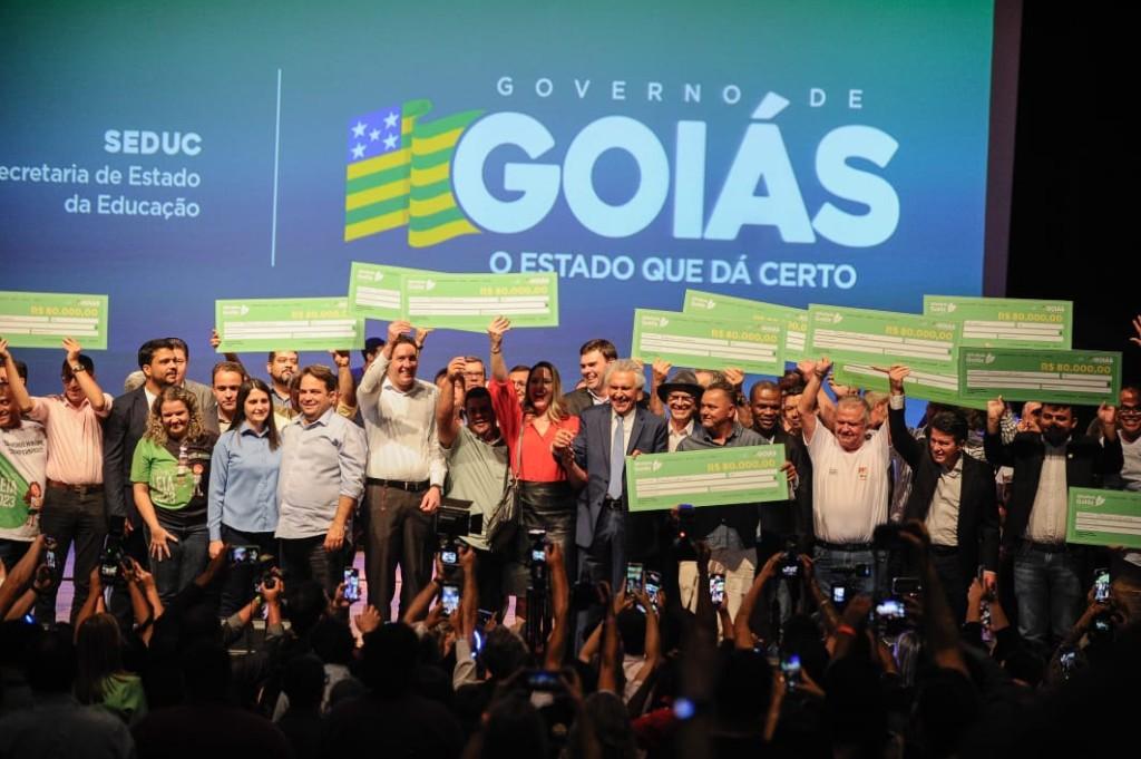 150 escolas recebem prêmio por alfabetização infantil
