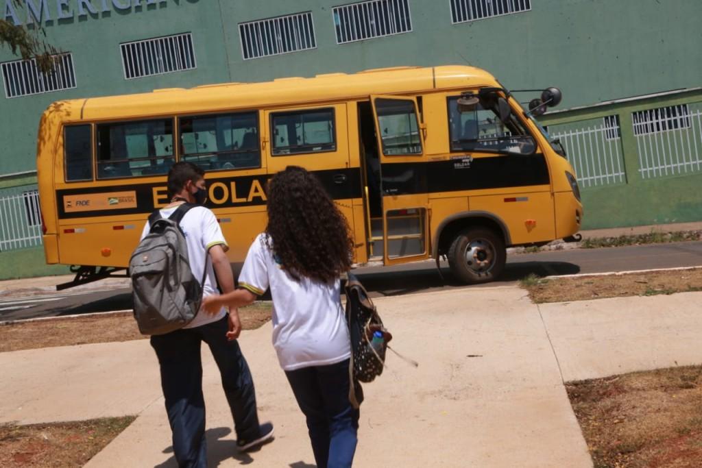 Estado garante transporte escolar para alunos rurais