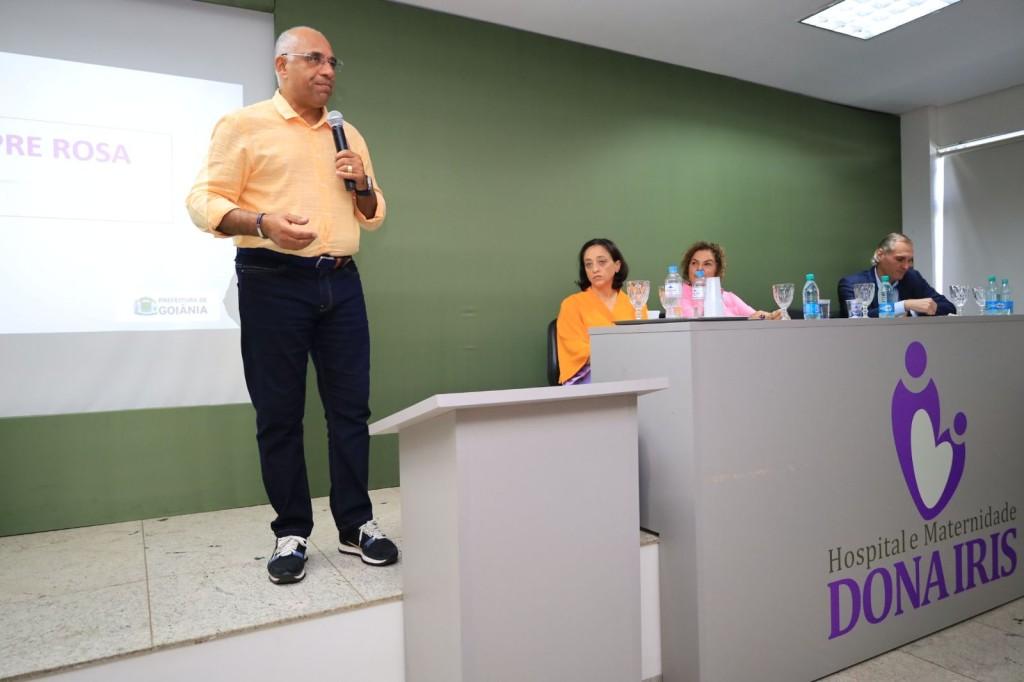 Prefeito Rogério diz que antecipar rastreamento do câncer de mama preserva vidas