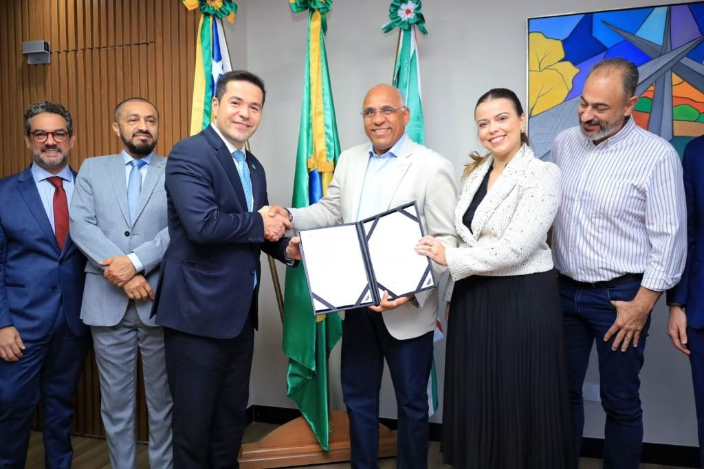 Prefeito Rogério firma parceria com OAB/GO para levar formação sobre justiça e cidadania às salas de aula
