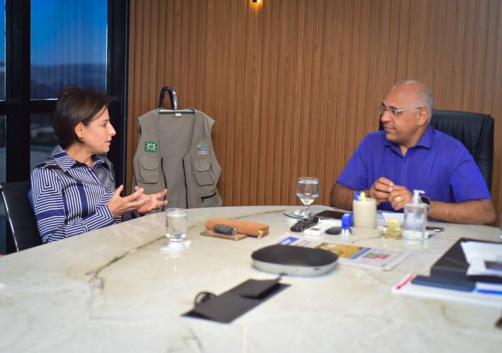 Prefeito Rogério recebe Ana Paula Rezende para tratar da implantação do Memorial Iris Rezende