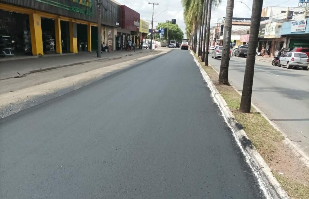 Prefeitura conclui reconstrução asfáltica da Av. Independência, no trecho entre Terminal da Praça A e Av. 24 de Outubro