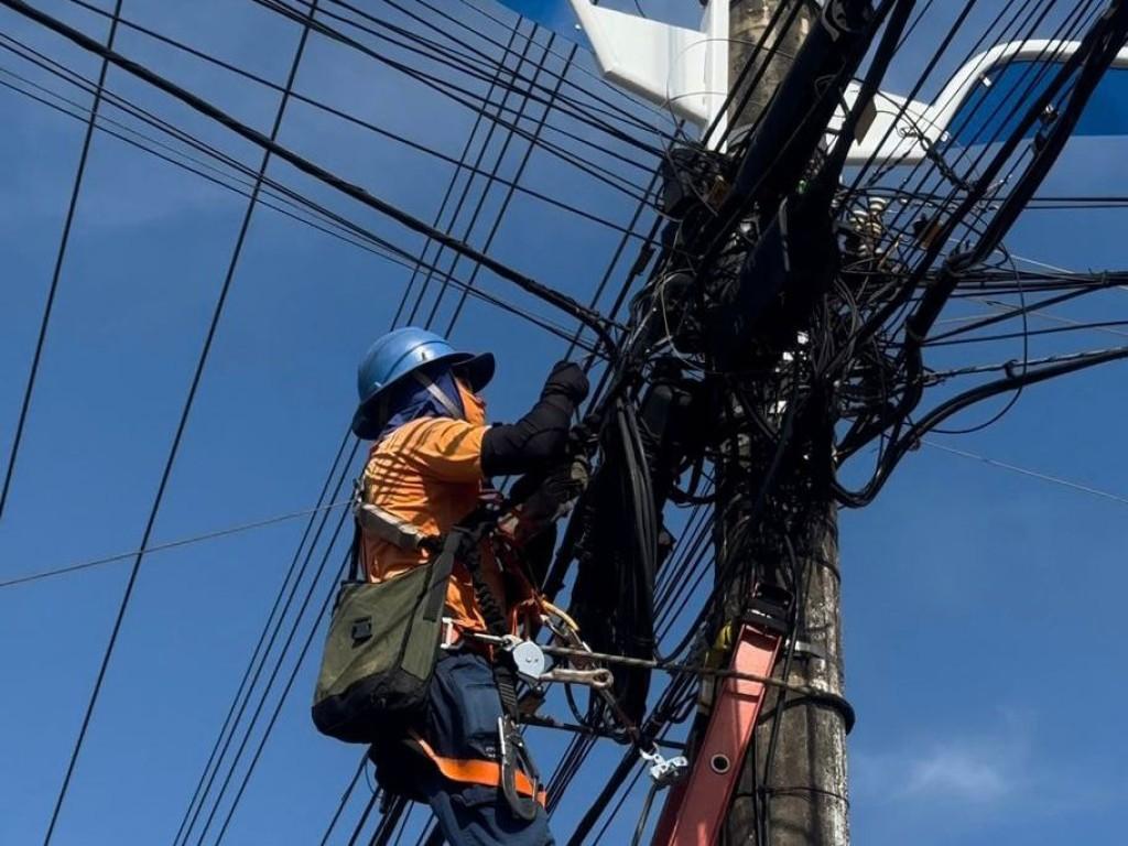 Prefeitura de Goiânia retira 10 toneladas de fios excedentes dos postes pelo Programa Cidade Segura