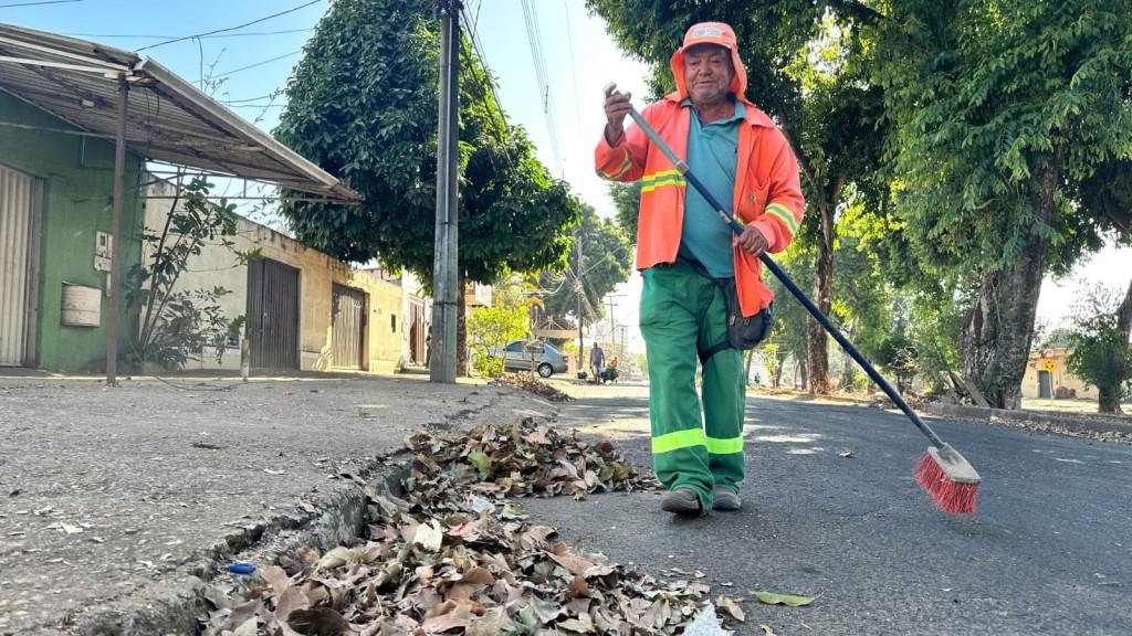 Prefeitura reforça ações de limpeza em 130 bairros de Goiânia após fortes chuvas no domingo