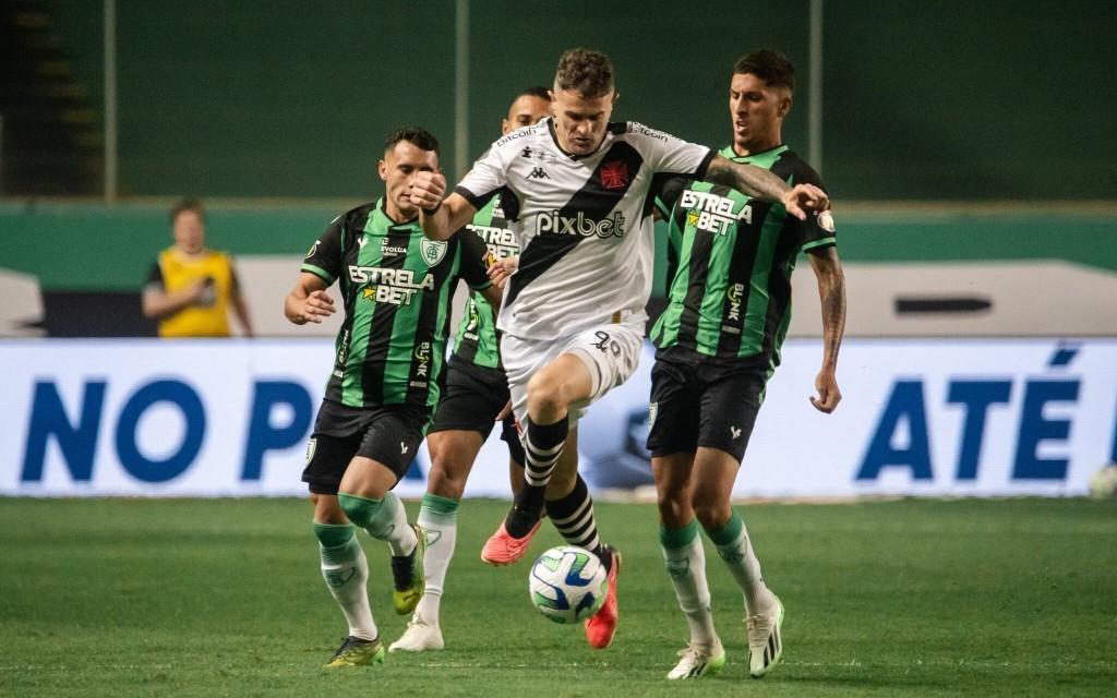 Vasco vence América-MG no finalzinho do jogo e deixa a zona de rebaixamento