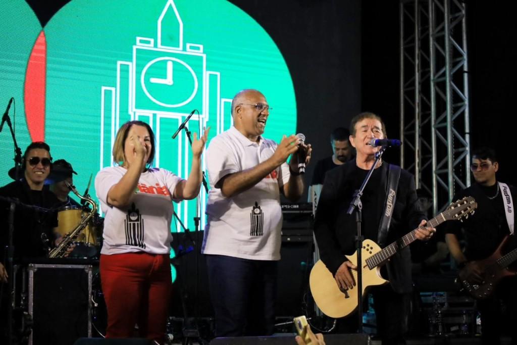 Goiânia 90 anos: show de Amado Batista reúne 20 mil pessoas na Praça da Feira do Setor Morada do Sol