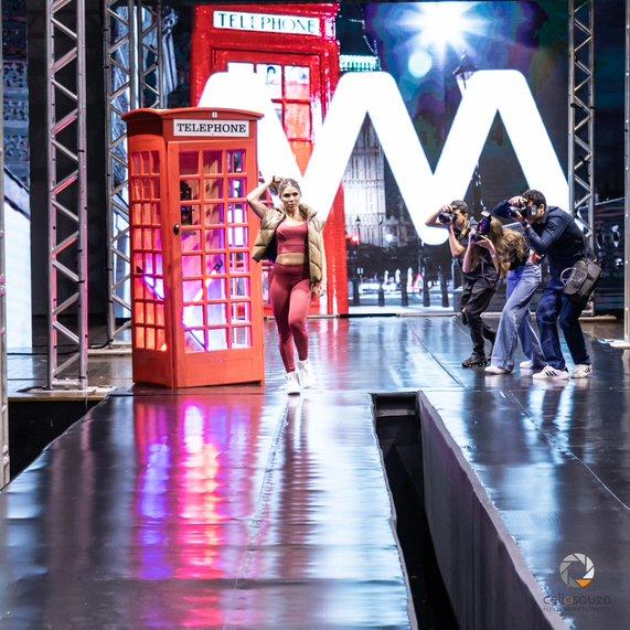 Jornalistas e personalidades goianas desfilam na maior semana de moda do centro-oeste