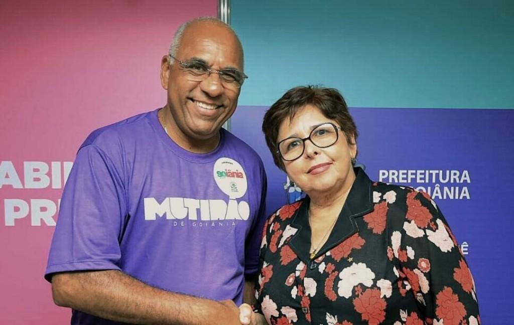 Prefeito Rogério apresenta nova proposta para servidores administrativos da Educação