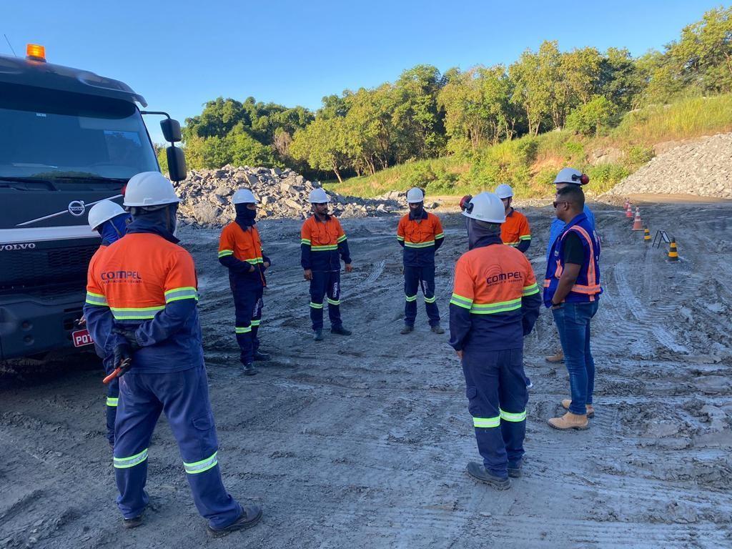 Prefeitura de Goiânia promove detonação na pedreira da Seinfra para produção de insumos para acelerar obras
